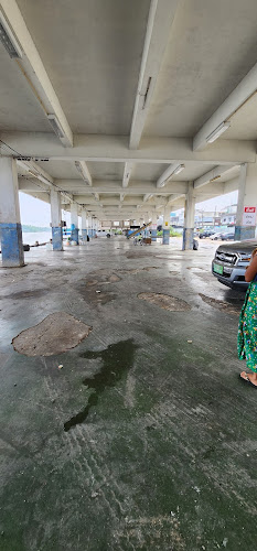 ท่าเทียบเรือประมงสุราษฎร์ธานี - อำเภอเมืองสุราษฎร์ธานี