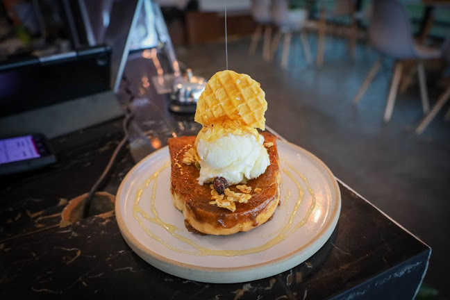 ร้านอาหารไทย - การบริการอาหารและที่พัก