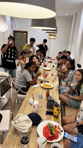 Comentarii opinii despre Five Loaves Burger :Patong