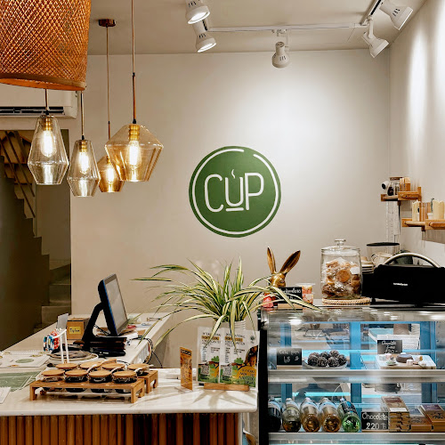 CUP Cafe Rawai - การบริการอาหารและที่พัก