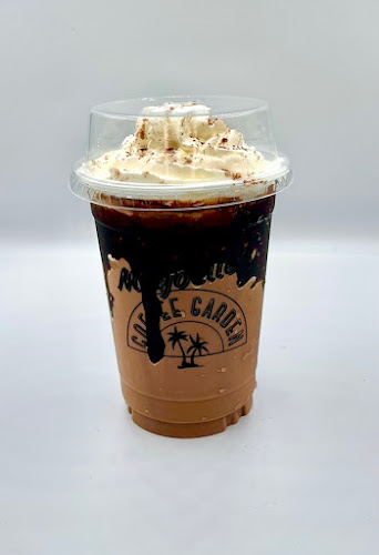 Opinii despre Maybelle's Coffee Garden - Restaurant & Cafe în อำเภอเมืองภูเก็ต - การบริการอาหารและที่พัก