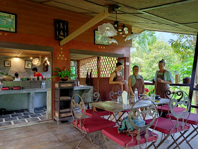 Mr. Dee Chilling Hill Bar