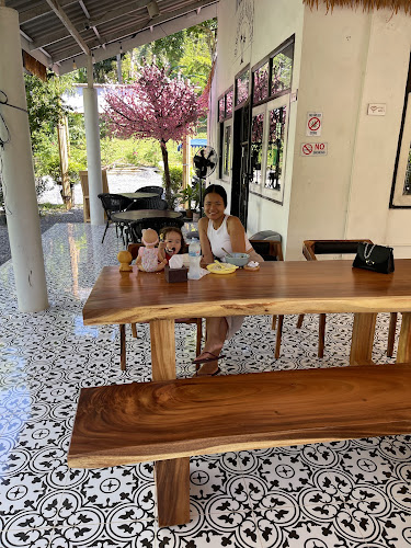 Maybelle's Coffee Garden - Restaurant & Cafe - อำเภอเมืองภูเก็ต