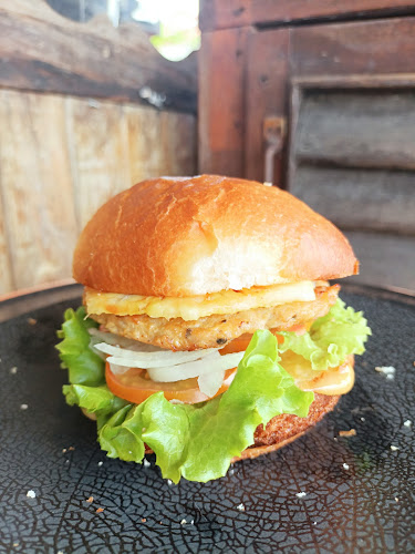 T&P Burger เตาถ่าน - การบริการอาหารและที่พัก