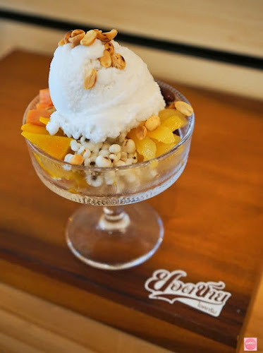 Yord Shine Ice Cream Cafe | ยอดชาย ไอศกรีมคาเฟ่ | ไอติมโบราณ Hatyai