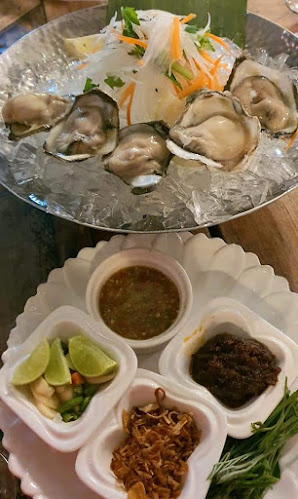 ครัวน่านน้ำ - การบริการอาหารและที่พัก