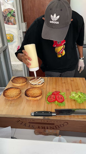 KAAN BURGER - การบริการอาหารและที่พัก