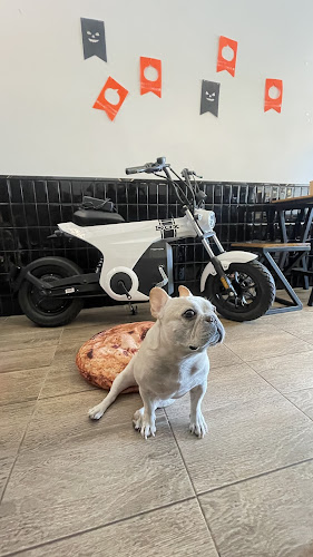 Hope24 cafe - การบริการอาหารและที่พัก