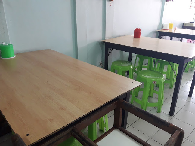 ร้านส้มตำ 3 น. - การบริการอาหารและที่พัก