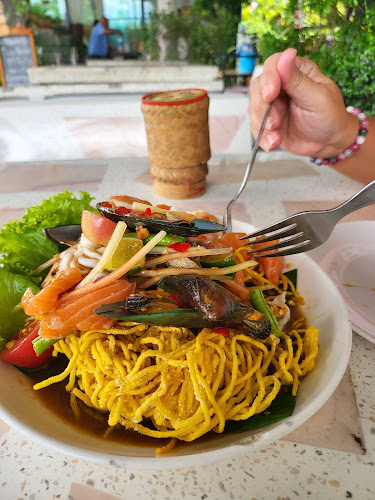 ณิชา ตำแซ่บ - การบริการอาหารและที่พัก