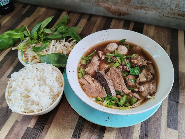 นายเก่งคลองสี่ ก๋วยเตี๋ยวเนื้อวัวรสเยี่ยม