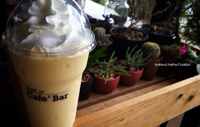 Cafe' Bar(กาแฟ 'บ้า ณ ราชสีมา) - การบริการอาหารและที่พัก