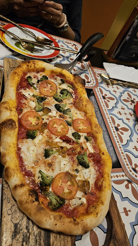 38 ถนน หลวงพ่อฉ้วน ตำบล กะรน อำเภอเมืองภูเก็ต ภูเก็ต 83100