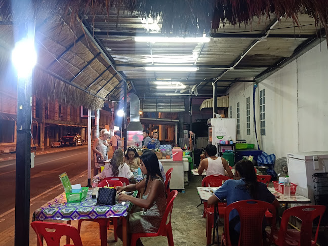 ร้านหอมมะนาว HomManaw ส้มตำแซ่บนัว(ร้านเดิม) - การบริการอาหารและที่พัก