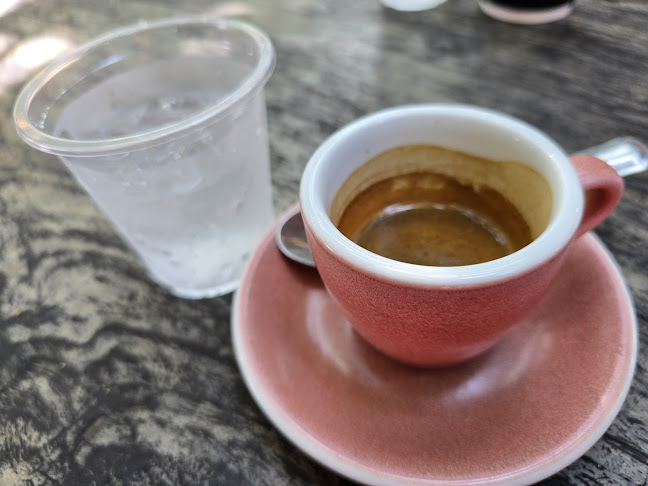 ชีวาคาเฟ่ - การบริการอาหารและที่พัก