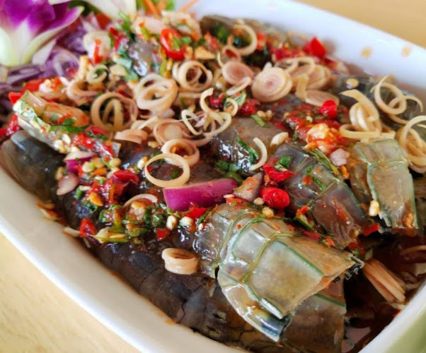 อะนเฟรน - การบริการอาหารและที่พัก