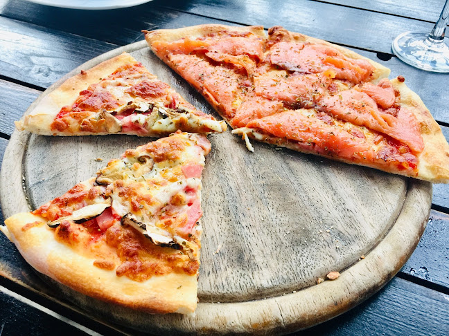 River Wine Restaurant&Karaoke - อำเภอปากเกร็ด