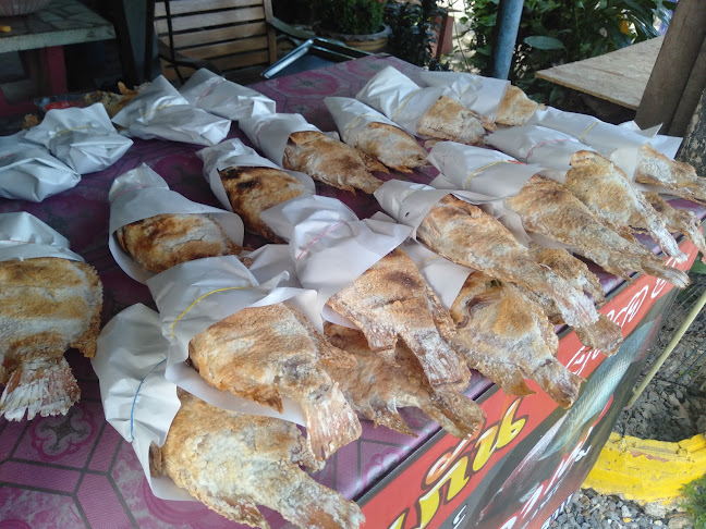 Comentarii opinii despre ร้านเพื่อนกันปลาเผา สาขาตลาดแฟลชค่ายเอกาทศรถ