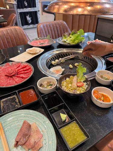 Wa's grill - วากิล yakiniku buffet halal - การบริการอาหารและที่พัก