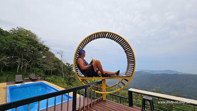 Mountain Jungle Restaurant - การบริการอาหารและที่พัก