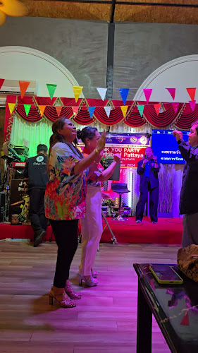 Orange House Cafe Pattaya (ตำหลายคาเฟ่ พัทยา)