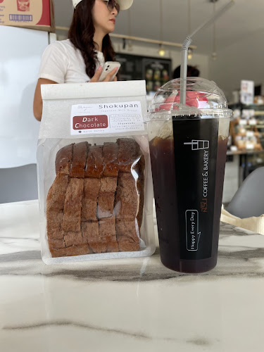 Sarin Coffee Shop - การบริการอาหารและที่พัก