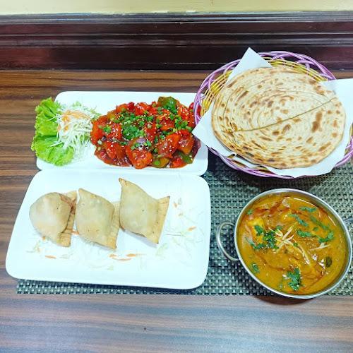 Curry Delight Phuket - การบริการอาหารและที่พัก
