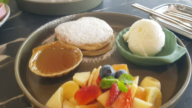 Mililin Cafe & Eatery