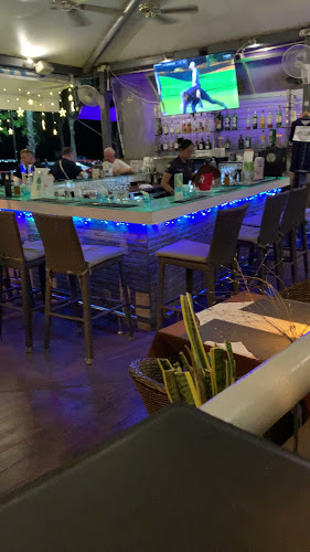 Akvavit Grill & Bar - การบริการอาหารและที่พัก