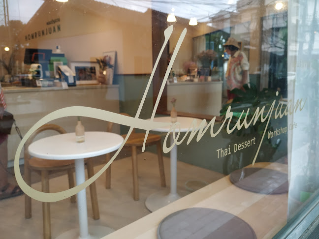 ตลาด 100 ซอย ท่าแฉลบ 9/4 ตำบลวัดใหม่ อำเภอเมืองจันทบุรี จันทบุรี 22000