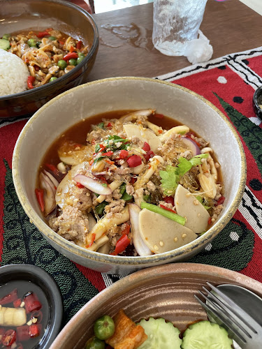 MIDNIGHT SOON - การบริการอาหารและที่พัก