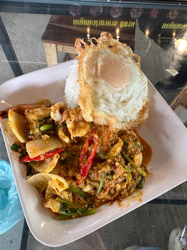 โรงสี กำแพงเพชร - การบริการอาหารและที่พัก