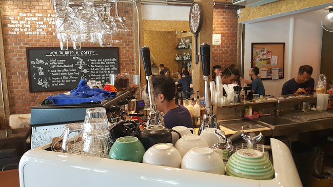 ซาลูน คอฟฟี่ แอนด์ บาร์ - อำเภอเมืองอุบลราชธานี