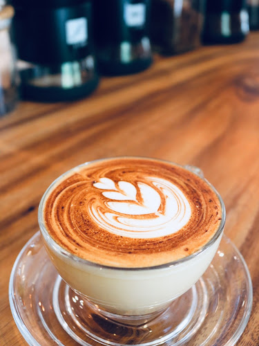 1 AM Cafe - การบริการอาหารและที่พัก