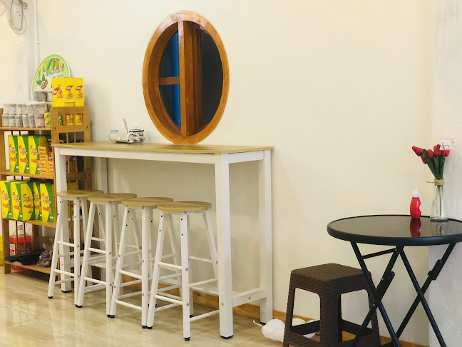 Lazio Cafe / ร้านสเต็กและเครื่องดื่มฮาลาล - การบริการอาหารและที่พัก