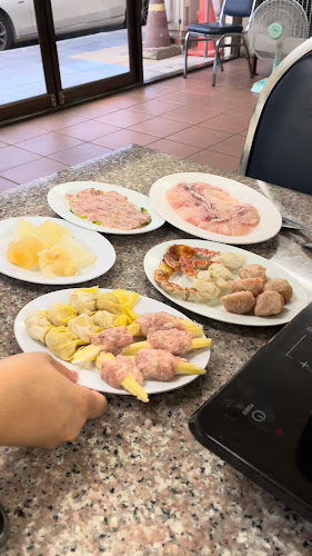 ตา ต้า สุกี้ - การบริการอาหารและที่พัก