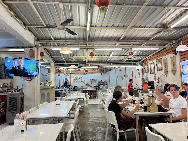 Opinii despre Sam Chor Restaurant în อำเภอกะทู้ - การบริการอาหารและที่พัก