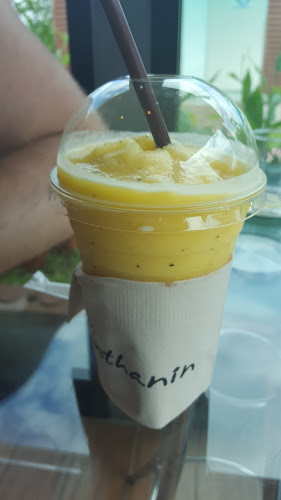 Inthanin Cafe - การบริการอาหารและที่พัก