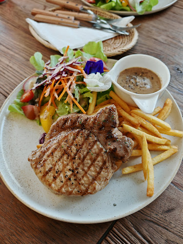 Opinii despre Rilak Cafe ลิลัค คาเฟ่ în Mueang - การบริการอาหารและที่พัก