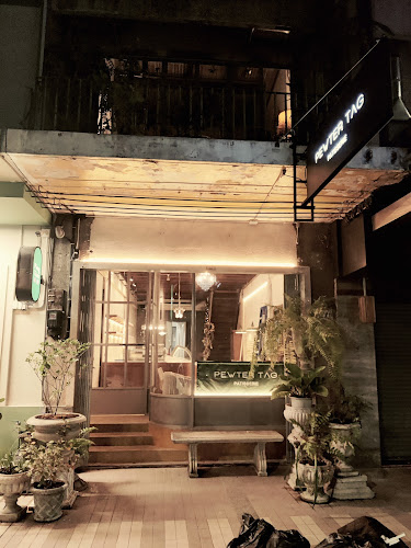 Pewter Tag - การบริการอาหารและที่พัก