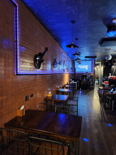 Fill Bar - การบริการอาหารและที่พัก