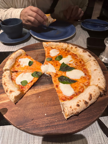 Pinto Restaurant - การบริการอาหารและที่พัก