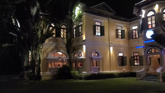 Blue Elephant - การบริการอาหารและที่พัก