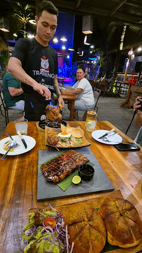 Opinii despre Naughty Nuri's Phuket în อำเภอกะทู้ - การบริการอาหารและที่พัก