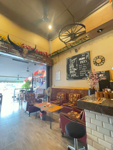 136, 111 ถ. พัทยาใต้ เมืองพัทยา อำเภอบางละมุง ชลบุรี 20150