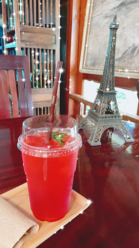 Behind The Time Cafe - เมือง