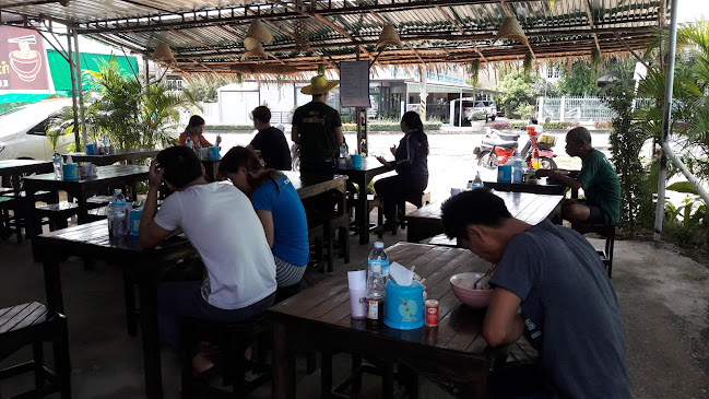 ก๋วยเตี๋ยวภูไท - การบริการอาหารและที่พัก