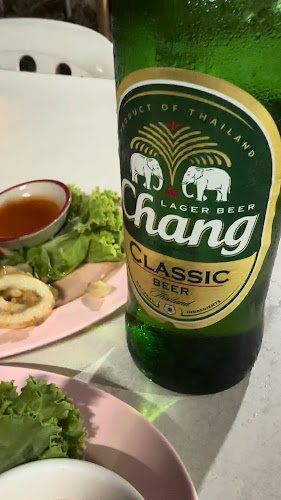 อีสานร้อยซาว - การบริการอาหารและที่พัก