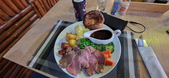 แฟnบอยส์ คาเฟ่ & เรสเตอรองท์ - การบริการอาหารและที่พัก