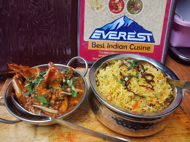 เอเวอร์เรส พัทยาซอย 10 สาย 2 - การบริการอาหารและที่พัก